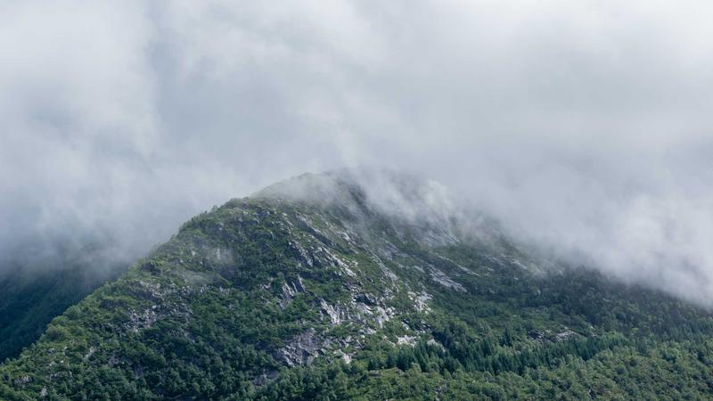 全国天气深度解析：寒潮、大风与降温的联动影响